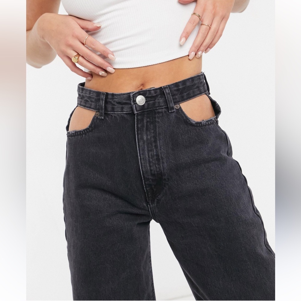 Pull&Bear White Cut Out Straight Leg Raw Bottom High-Waisted Jeans Size 6